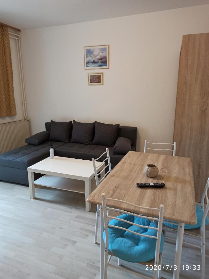 Apartment Knezevic 2 Jadranovo Bagian luar foto